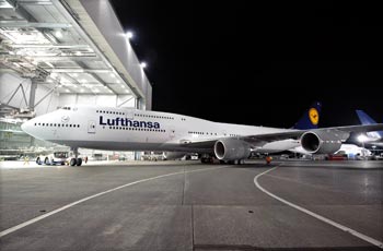 Der neue Jumbo: Lufthansa Boeing 747-8 Intercontinental im Hangar