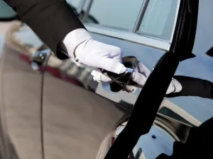 Auto mit Chauffeurservice f&uuml;r First-Class-Kunden