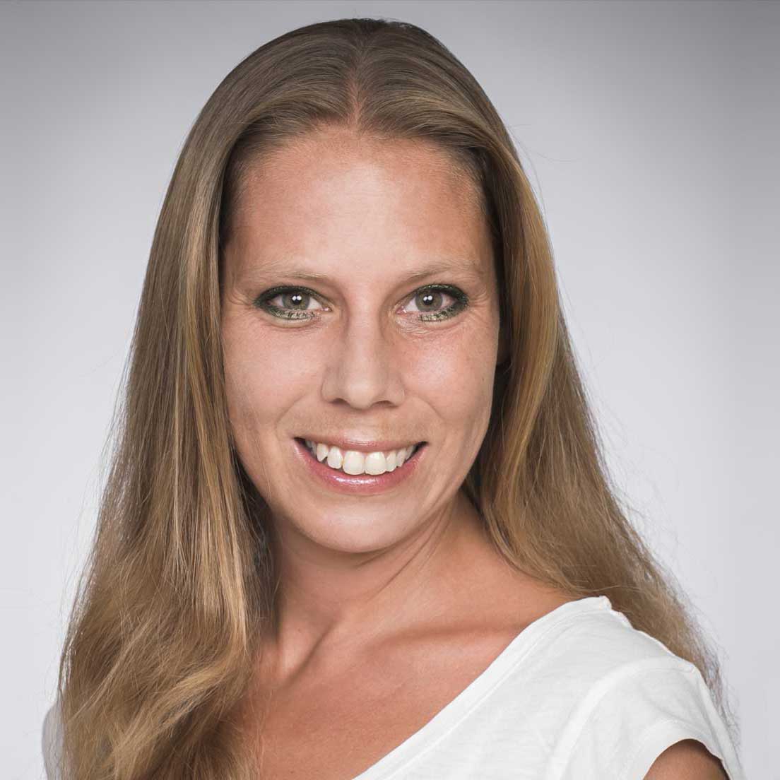 Simone Schwarz, Reise- und Flug-Buchungsexpertin